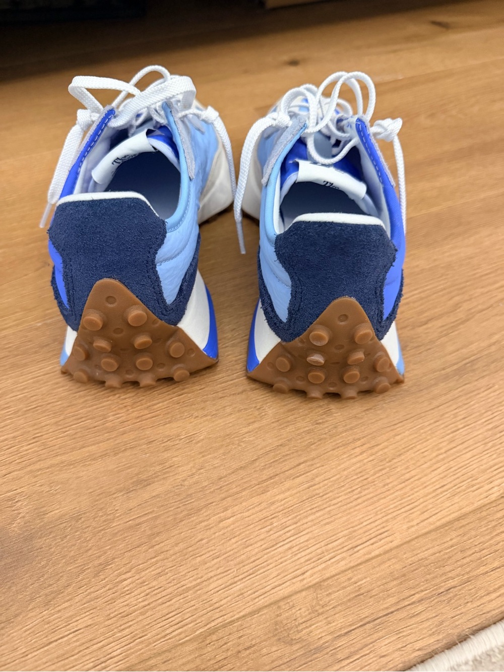 New Balance Women's 327 Sneakers - Picture 3 of 4